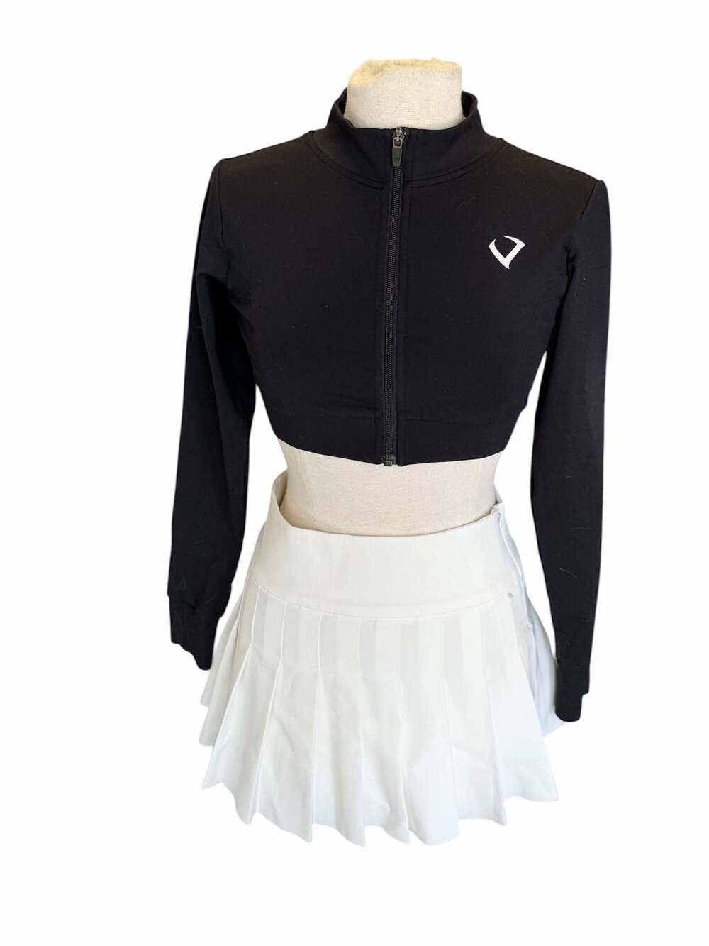 Gymshark Black Cropped Zip Jacket Size M